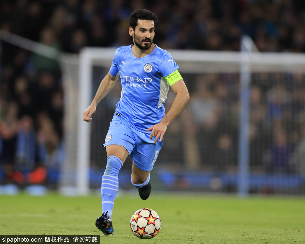 下半场隐身！狄龙24中10得到23分4篮板4助攻（后两节低迷，狄龙24投10中收获23分4篮板4助攻）