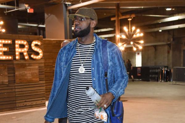 记者：缺席友谊赛，谢什科已经告诉队友们他将离队（记者：谢什科缺席友谊赛，已向队友表明将离队）