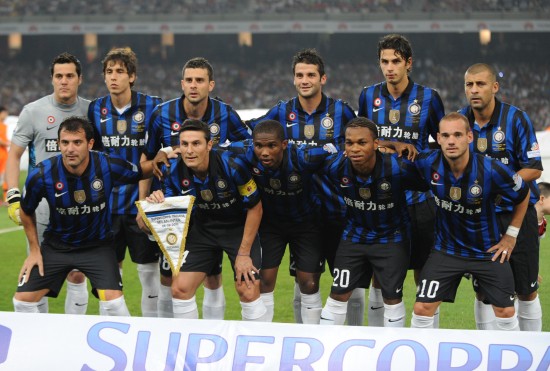 老友相见，孙兴慜赛后与正在恢复的热刺前队友们聊天（赛后重逢，孙兴慜与正在康复的热刺旧友畅聊）