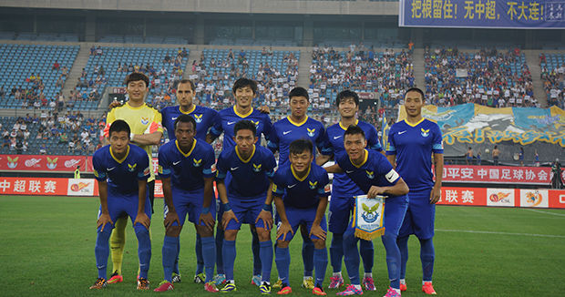 姆巴佩助攻卡马文加进球后，两人复刻昨日训练中的庆祝动作（卡马文加获姆巴佩妙传破门，两人赛场重现昨训庆祝动作）