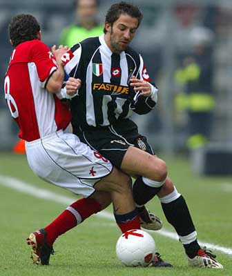 图片报：狼堡想挖多特体育总监凯尔，后者与多特合同到2027年（《图片报》：沃尔夫斯堡欲挖角多特体育总监凯尔，后者合同至2027年）