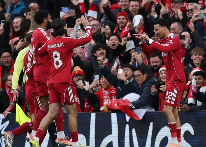 斯帕莱蒂：迪格雷戈里奥是一门；库普踢中卫就是为了参与进攻（斯帕莱蒂：迪格雷戈里奥是门将；让库普踢中卫是为了更好地参与进攻）