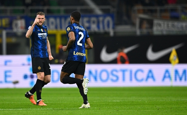 赛后情书：巴萨防守千疮百孔能否防住中超？曼城哈登大胜多特（赛后手记：巴萨后防漏洞百出能挡住中超锋线吗？曼城哈登大胜多特）