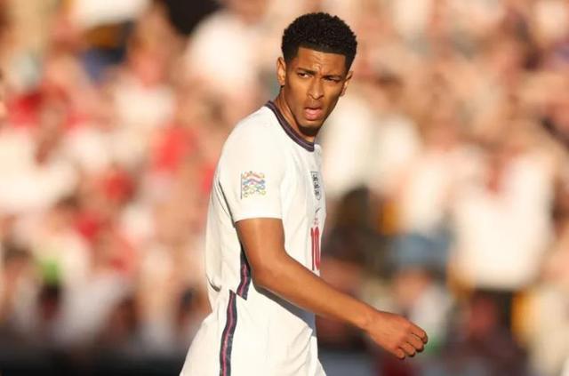 成功转型，米体：库普梅纳斯已成尤文不可或缺的组织型后卫（米体：库普梅纳斯顺利完成转型，已是尤文不可或缺的组织型后卫）