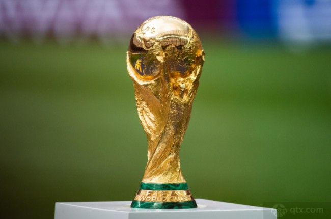 Shams：雄鹿球星字母哥因右小腿拉伤将缺席2-4周（Shams：雄鹿核心字母哥右小腿拉伤，预计缺阵2至4周）