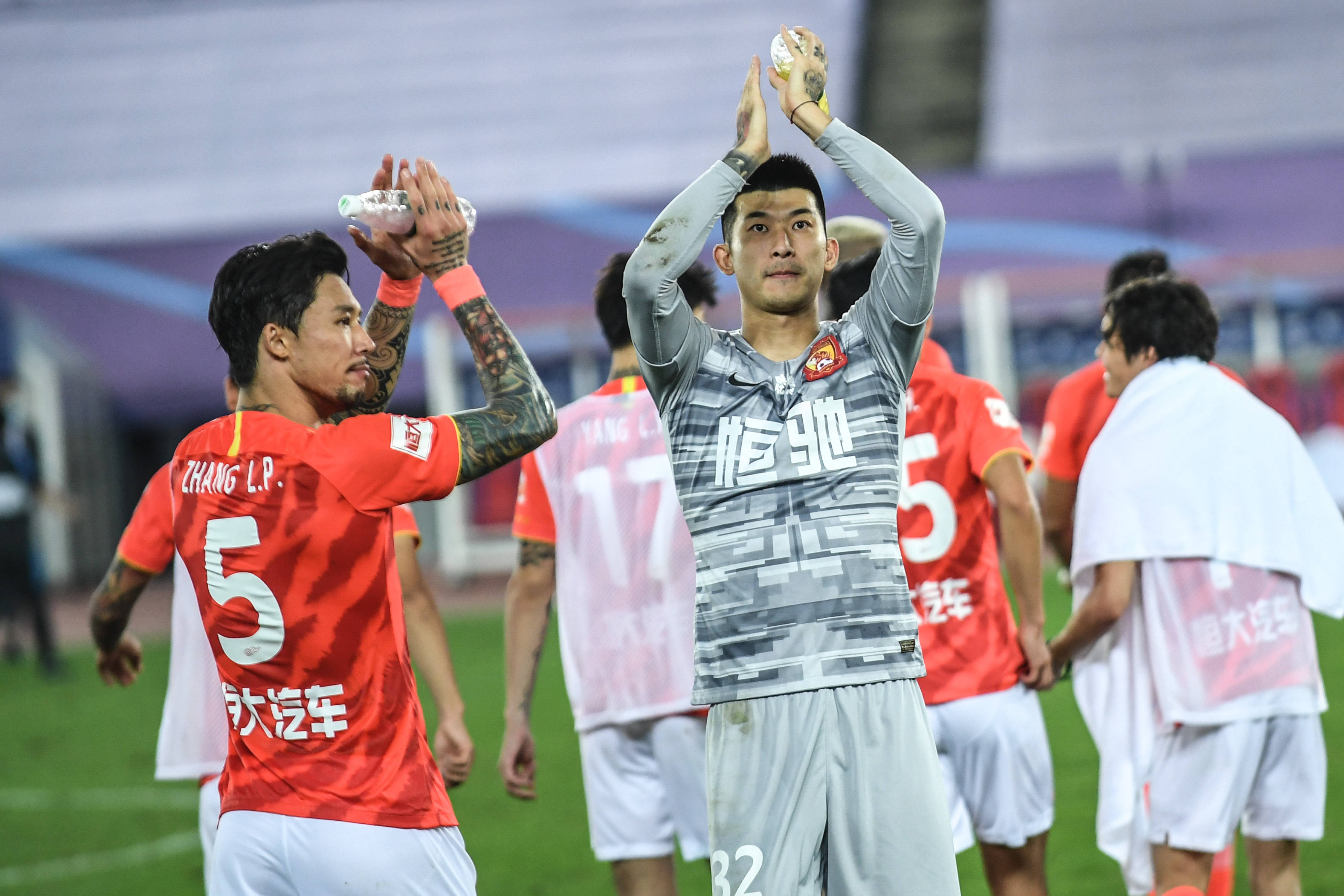 曼联4-1屠狼，狼队中计了（曼联4-1大胜狼队，狼队陷入圈套）